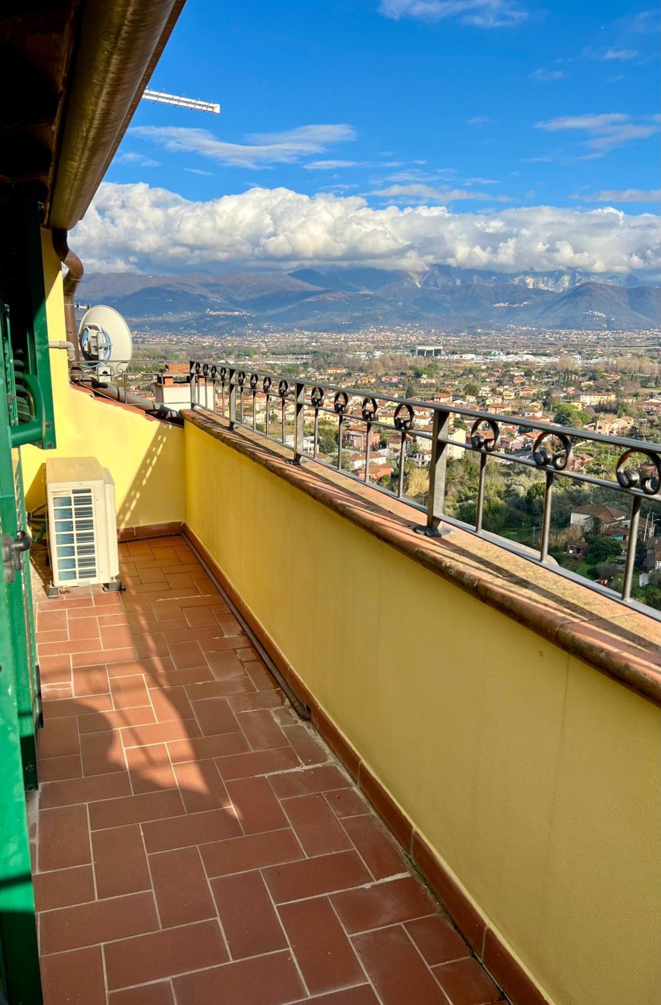 Casa E Mansarda Delle Mura Ameglia